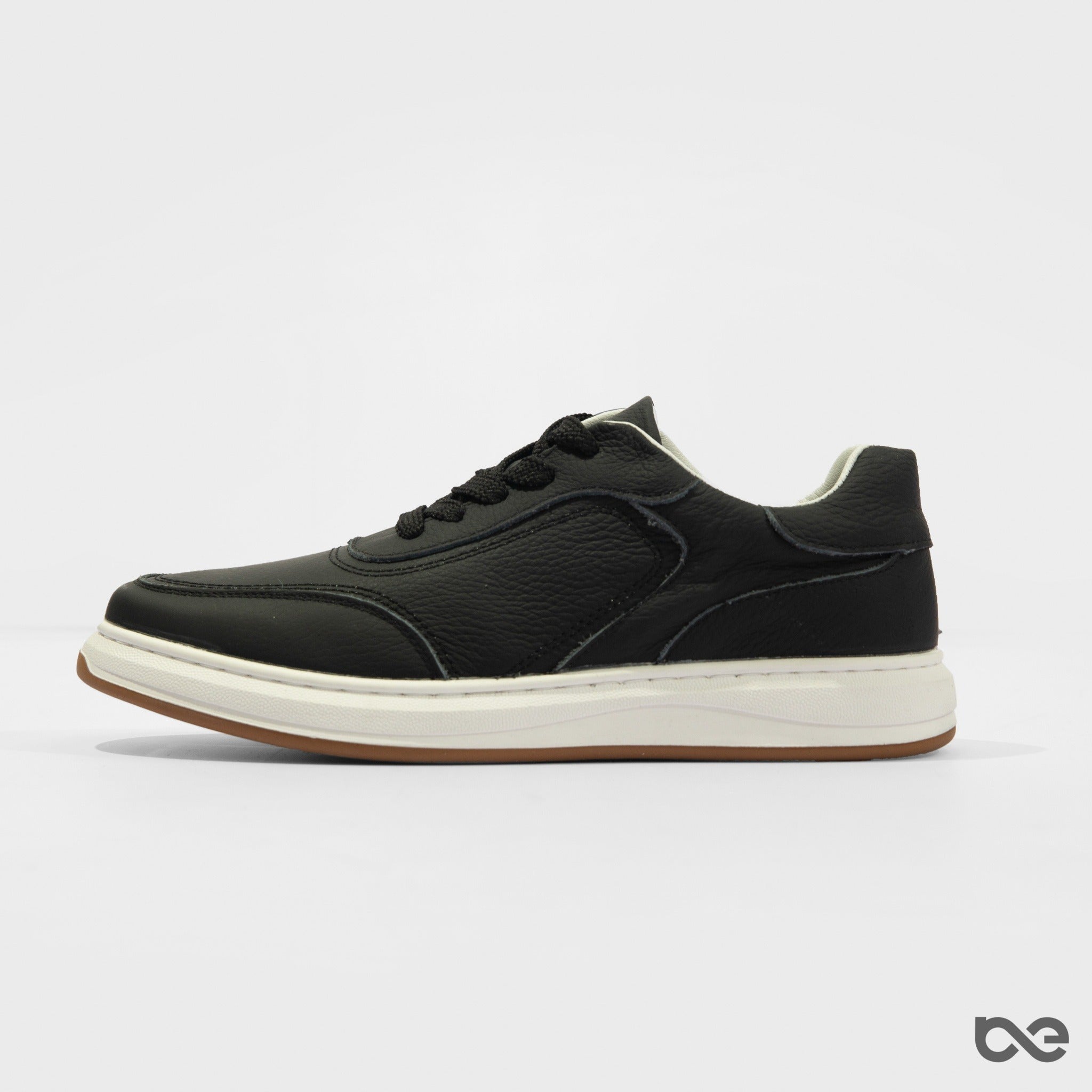 Arctic Sneakers | Black / White Sole